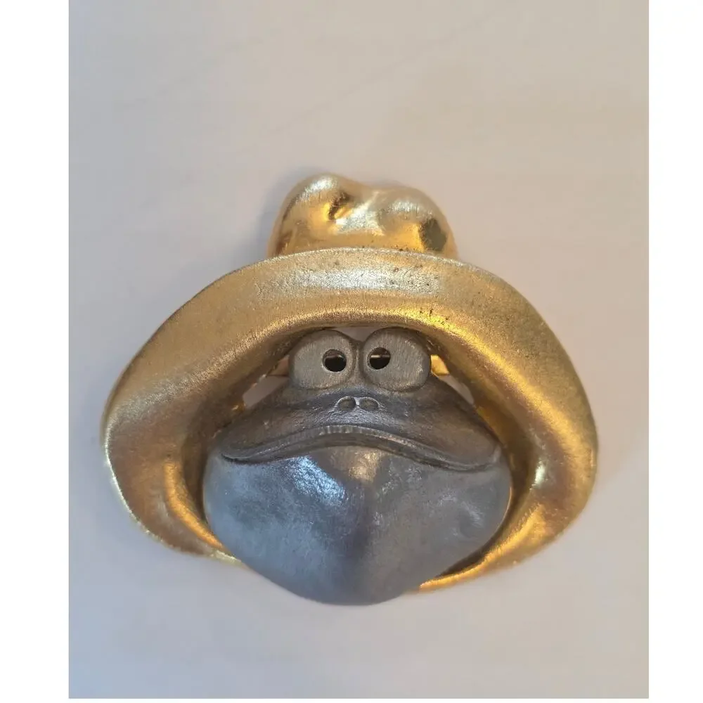 VTG Ultra Craft Whimsical Two-Tone Gold & Silver Tone Frog in Rain Hat Brooch
